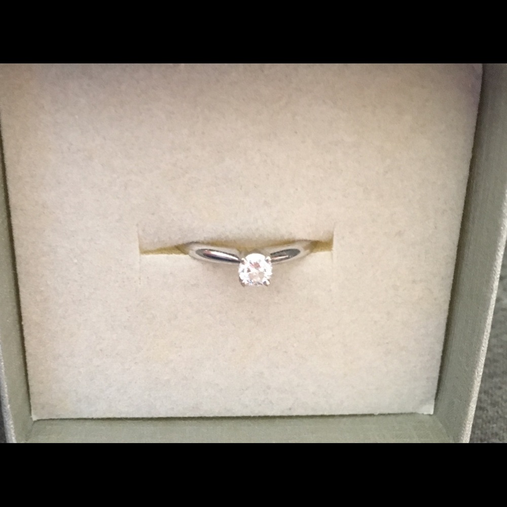 Engagement Ring White Gold Solitaire.